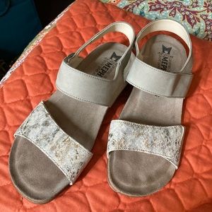Snake skin print Mephisto sandals size 37